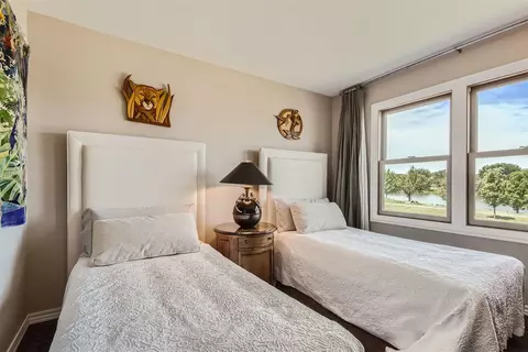 Bedroom - 1365 Freeman Rd, Hoffman Estates, IL 60192 photo 3 of 3