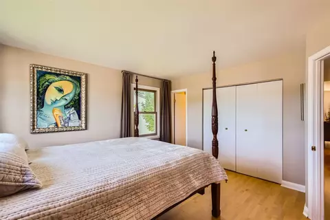 Bedroom - 1365 Freeman Rd, Hoffman Estates, IL 60192 photo 2 of 3