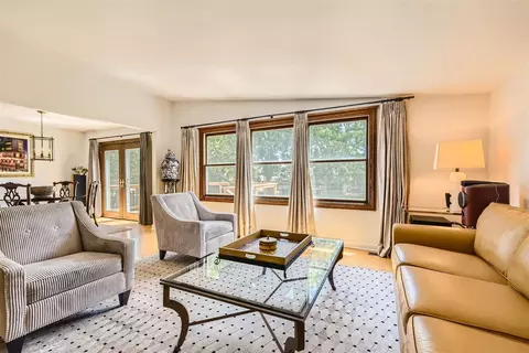 Living - 1365 Freeman Rd, Hoffman Estates, IL 60192 photo 4 of 9