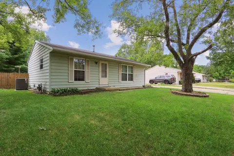 3211 York Dr, Champaign, IL 61821 photo 2