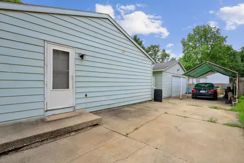 3211 York Dr, Champaign, IL 61821 photo 5