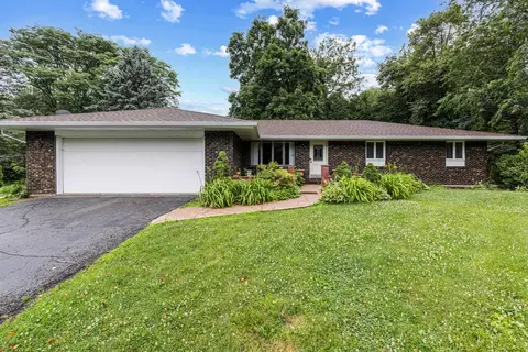 1114 Tulip Ln, Rockford, IL 61107