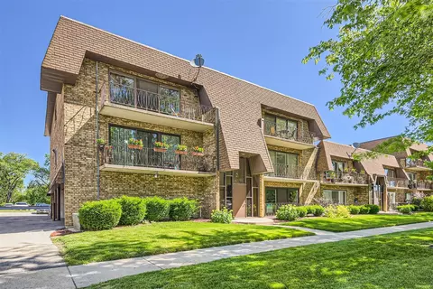 7006 99th St #101, Chicago Ridge, IL 60415