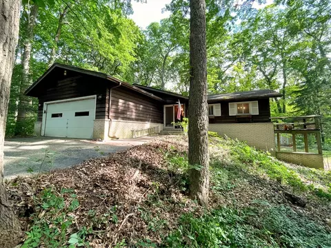 14825 W Mayland Villa Rd, Lincolnshire, IL 60069