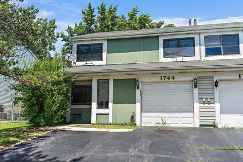 1744 De Forest Ln, Hanover Park, IL 60133