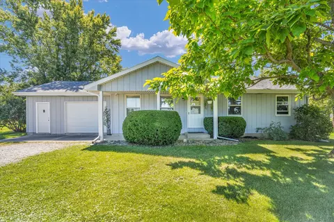812 W 3rd St, Gilman, IL 60938