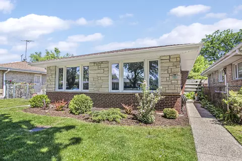 5004 Greenleaf St, Skokie, IL 60077