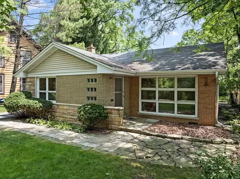 711 N Park Rd, La Grange Park, IL 60526