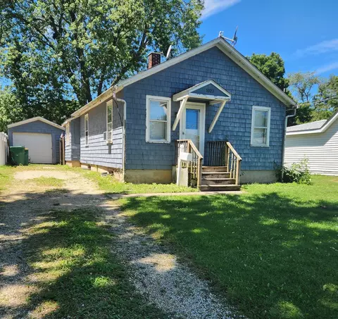 1023 Townsend St, Sycamore, IL 60178
