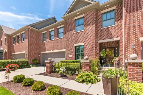 21722 Higley Ln, Frankfort, IL 60423