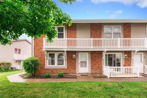 205 Emerson Ct #C, Bloomingdale, IL 60108