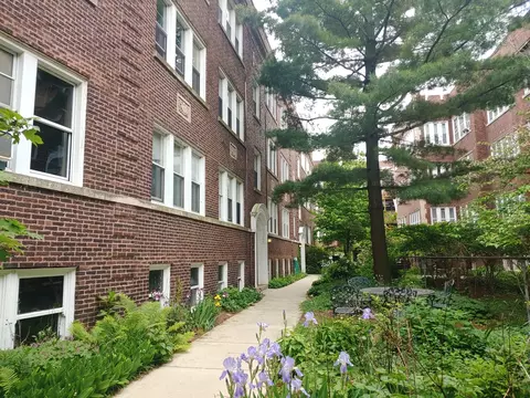 1225 W Jarvis Ave #1, Chicago, IL 60626