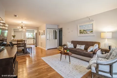 Living - 4160 Cove Ln #E, Glenview, IL 60025 photo 2 of 4