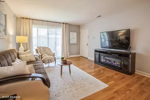 Living - 4160 Cove Ln #E, Glenview, IL 60025 photo 3 of 4