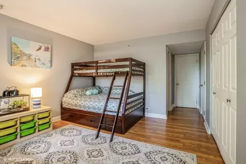 Bedroom - 4160 Cove Ln #E, Glenview, IL 60025 photo 3 of 3