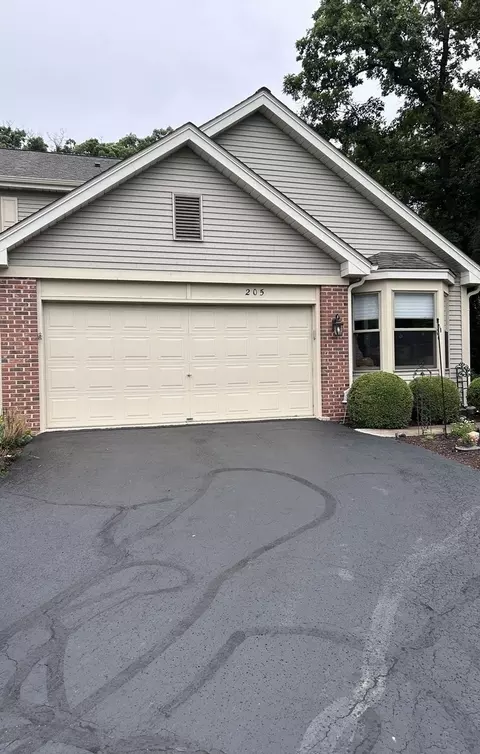 205 Woodboro Dr, West Chicago, IL 60185