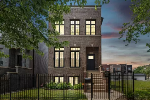 Exterior - 4610 S Champlain Ave, Chicago, IL 60653 photo 3 of 3