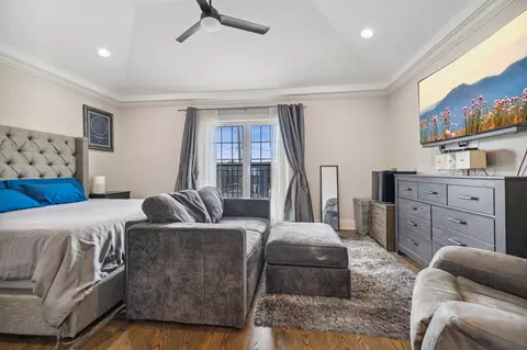 Bedroom - 4610 S Champlain Ave, Chicago, IL 60653 photo 1 of 2