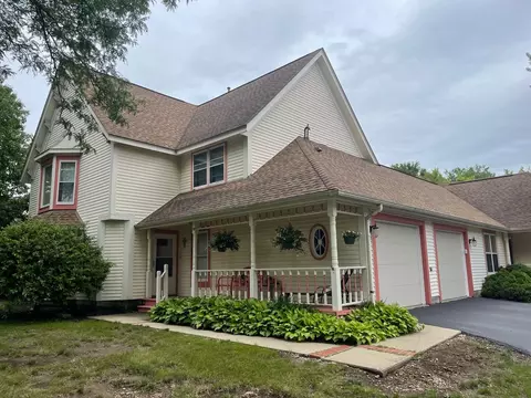749 Regina Ct #749, Woodstock, IL 60098