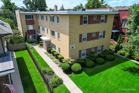 1429 W Jarvis Ave #1A, Chicago, IL 60626