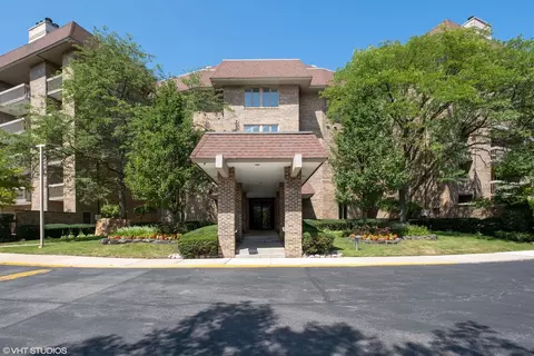 1250 Rudolph Rd #4G, Northbrook, IL 60062