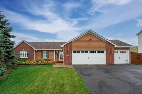 11328 Jasmine Dr, Roscoe, IL 61073