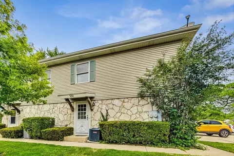 330 Russet Way #330, Vernon Hills, IL 60061