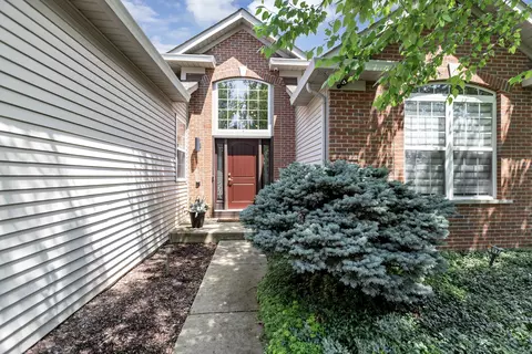 1650 Foster Cir, Algonquin, IL 60102