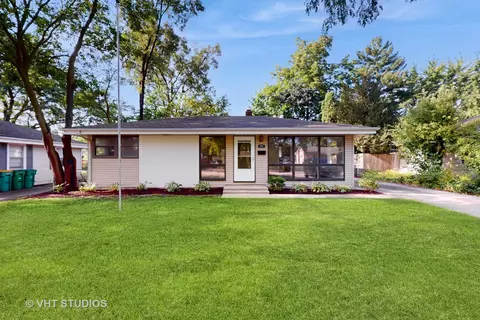 241 Highland Rd, Grayslake, IL 60030