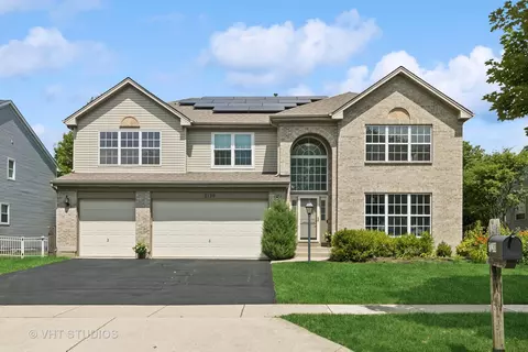 2130 Broadsmore Dr, Algonquin, IL 60102