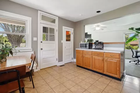 1503 S Cora St, Des Plaines, IL 60018 photo 9