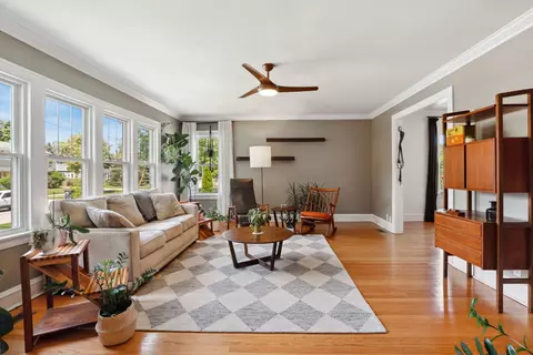 1503 S Cora St, Des Plaines, IL 60018 photo 2