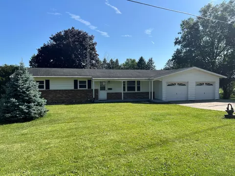 337 Hillside Dr, Franklin Grove, IL 61031