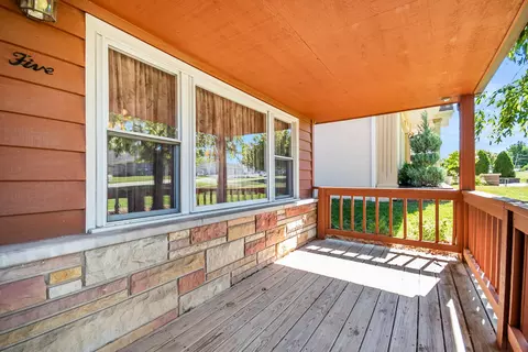 Exterior - 5 E Peiffer Ave, Lemont, IL 60439 photo 3 of 8