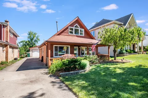 Exterior - 5 E Peiffer Ave, Lemont, IL 60439 photo 2 of 8