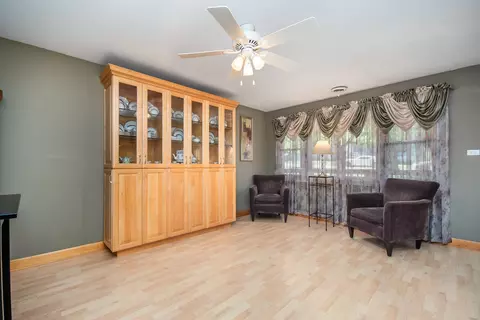 Living - 5 E Peiffer Ave, Lemont, IL 60439 photo 2 of 2