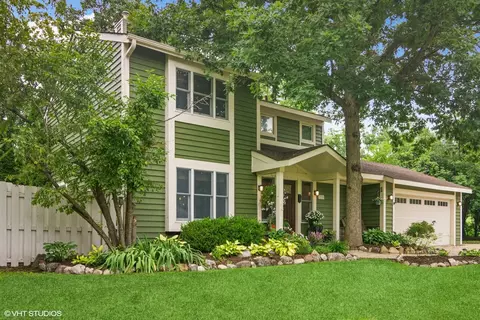 1210 Country Club Rd, Lake Zurich, IL 60047