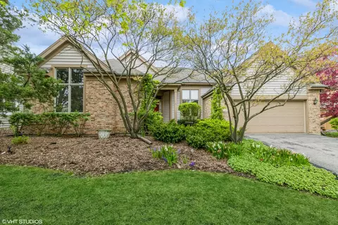 4 Castle Pines Ct, Lake In The Hills, IL 60156