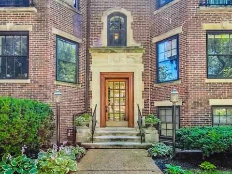 1100 Grove St #3W, Evanston, IL 60201