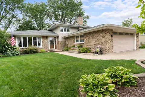 10412 S Kathy Ct, Palos Hills, IL 60465