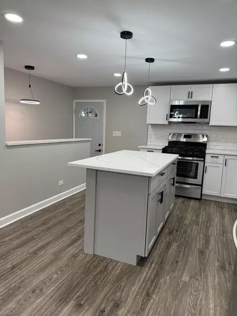Kitchen - 1105 Ridgeway Ave, Aurora, IL 60506 photo 1 of 4