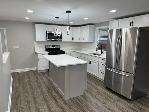Kitchen - 1105 Ridgeway Ave, Aurora, IL 60506 photo 3 of 4