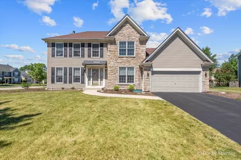 502 Pinecreek Dr, North Aurora, IL 60542