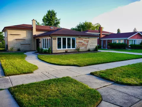 4529 W 101st Pl, Oak Lawn, IL 60453