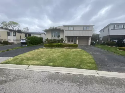 9910 N Wendy Way, Niles, IL 60714