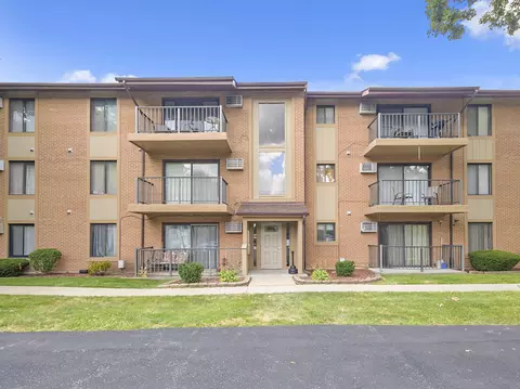 7010 W 110th St #9, Worth, IL 60482