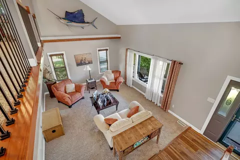 Living - 1605 Locust Rd, Morris, IL 60450 photo 3 of 4