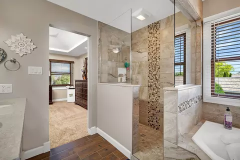Bath - 1605 Locust Rd, Morris, IL 60450 photo 3 of 5