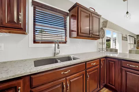 Kitchen - 1605 Locust Rd, Morris, IL 60450 photo 4 of 4