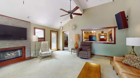 8351 Meadowbrook Dr, Burr Ridge, IL 60527 photo 5